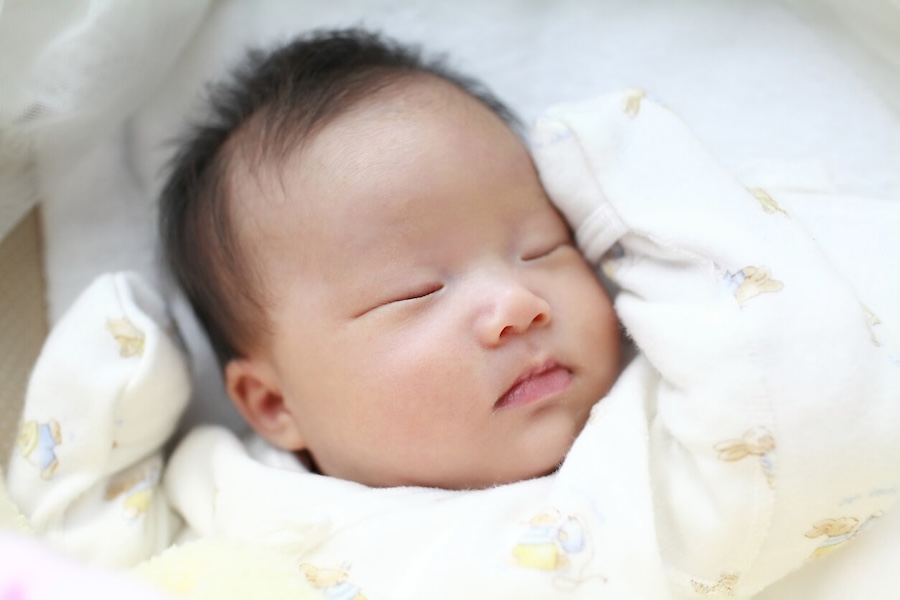 寝ている赤ちゃん